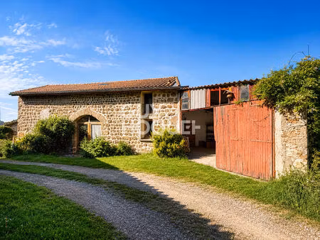 maison en pierre à verrieres en forez