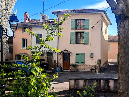 maison de village t5 de 90m² avec 4 chambres saint-symphorien-d'ozon