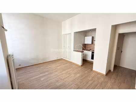 exclusivité - studio - 23 m2 environ de surface - avignon intra muros - rénové