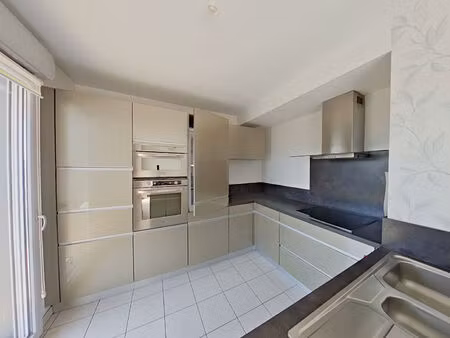 appartement t4 résidence récente en du avec locataire en place
