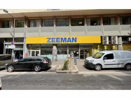 locaux 608m2