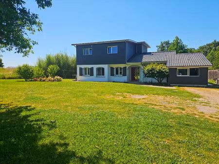 maison familiale à vendre à eyres-moncube