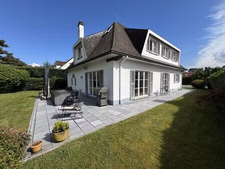 villa à louer avec terrasse et jardin   waterloo (rbw02233)