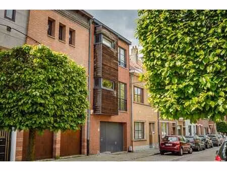 prox. stockel - confortable maison de +/- 170m² - jardin