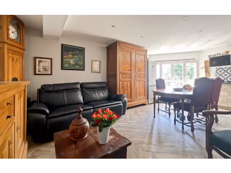 appartement fréjus 55 m² t-3 à vendre  198 000 €