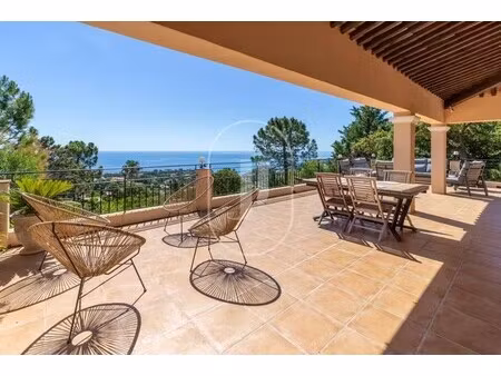 villa de luxe avec vue sur mer à vendre à roquebrune-sur-argens : 2 650 000 € | 280m²