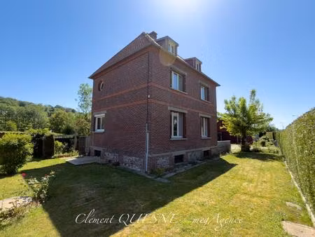maison familiale / 5 chambres / grand batiment