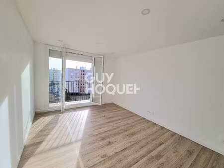 t2 balcon cave et parking