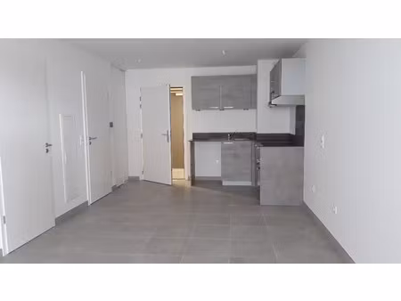 t2 avec balcon et parking à mundolsheim
