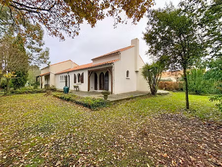 maison 180m2 5 chambres 1800m2 jardin transports calme impasse