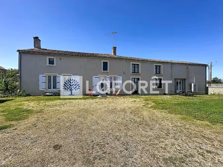 maison ancienne rénovée sur la commune de doux :
