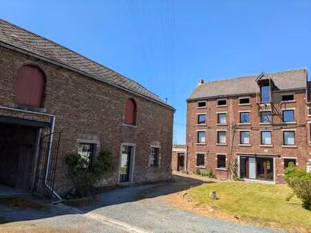 le grand moulin de trazegnies et sa grange