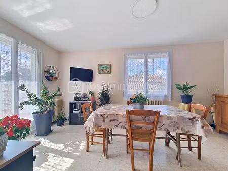 maison familiale avec panneaux solaires et pompe à chaleur à valence d’agen