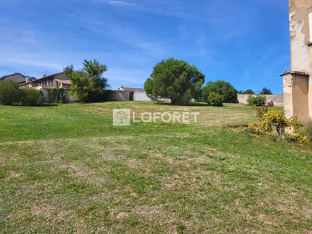 a saisir ! terrain centre de villie morgon700 m2