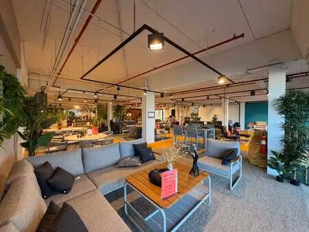 commerce 1270 m² à louer