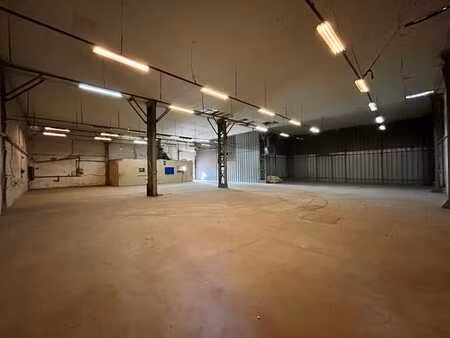 entrepôt +/-520 m²