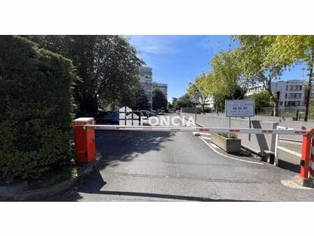 parking residence les hauts de fresnes