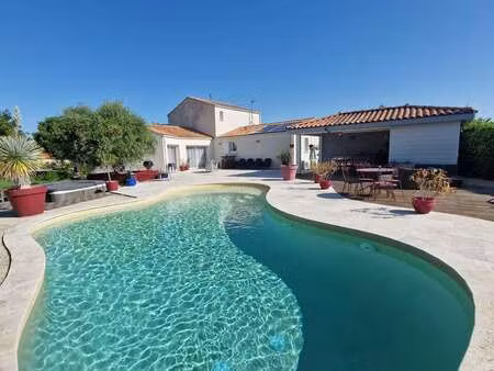 vente maison piscine à saint-denis-du-pin (17400) : à vendre piscine / 183m² saint-denis-d