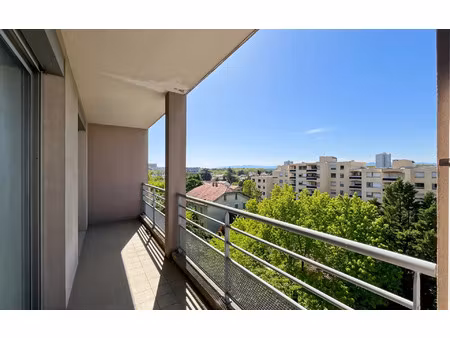 appartement bron 60.55 m² t-2 à vendre  180 000 €