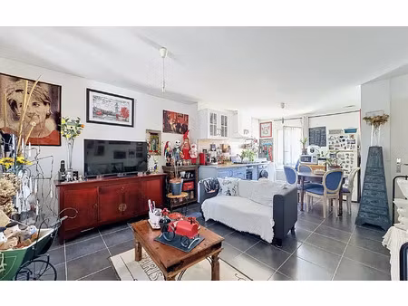 appartement vauvert 42.9 m² t-2 à vendre  110 000 €