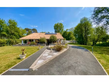 maison castelnau-de-médoc 165.38 m² t-6 à vendre  458 000 €