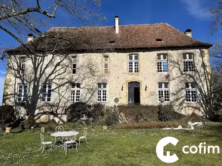vente château 9 pièces 374 m² à momas (64230)  450 000 €