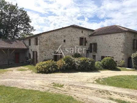 belle propriété agricole avec 2 gîtes sur 8ha60