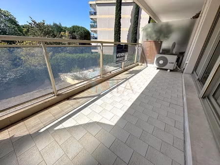 cannes montrose studio 35m2 expo sud terrasse 10m2