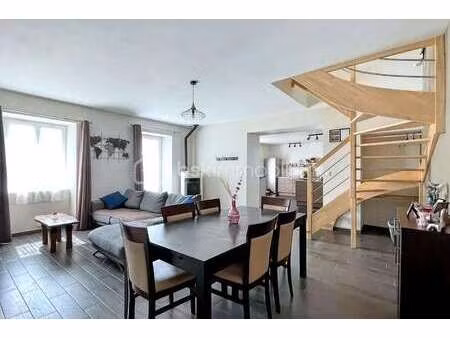 vente longère et corps de ferme à louvigné-de-bais (35680) : à vendre / 184m² louvigné-de-