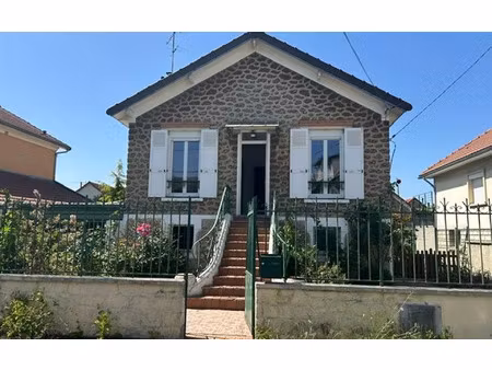 location maison  m² t-4 à chelles  1 399 €