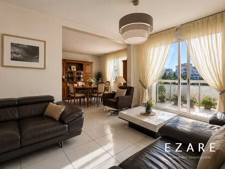 t5 montchapet - grand balcon et garage