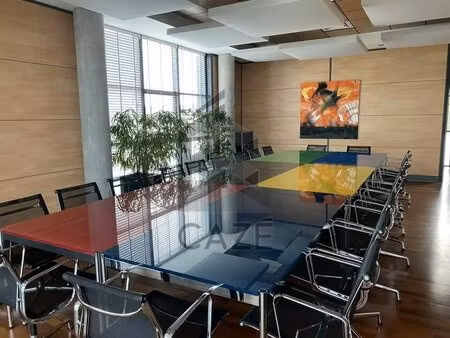 vente bureaux 877 m²