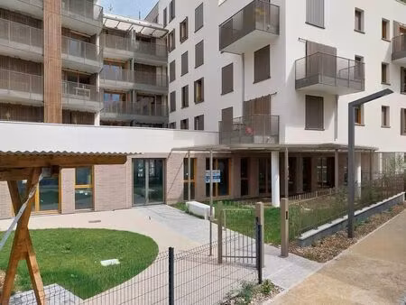 vente local d'activités 600 m²