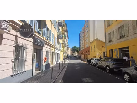 vente du droit au bail - quartier place du pin (rue martin seytour) - boutique de 80 m² ba