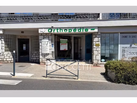 location commerce 57 m² à vence (06140)