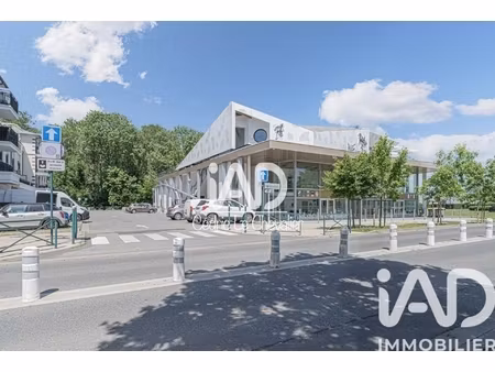 vente parking 1 600 m²