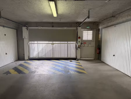 garage fermé sécurisé - centre de saint- avé