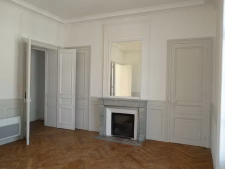 local professionnel à louer cognac 3 pièce(s) 76m2 984€/mois ht/hc