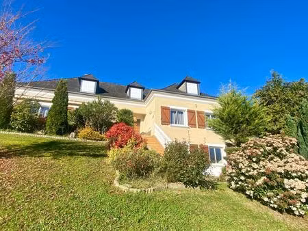 maison 183m² - grand terrain - vue pyrénées- sous-sol complet