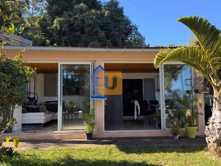 jolie maison a bois de nefles st paul edifiee sur une parcel