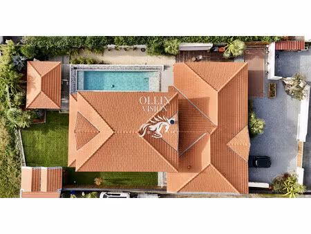 villa de prestige aux portes du bassin