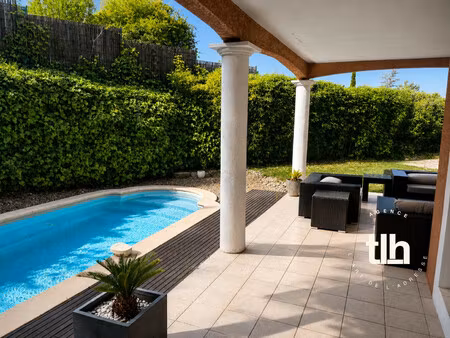 villa 5 pieces de 142m2 habitables sur 808m2 de terrain avec gar