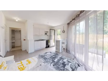 location meublée appartement 1 pièce 26.15 m² à ornex (01210)  980 €