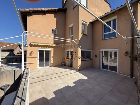 location appartement 5 pièces 150 m² à saint-affrique (12400)  1 000 €