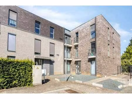 appartement moderne avec terrasse + parking + cave