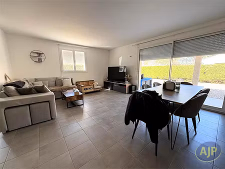 location maison 4 pièces 94 m² à ménesplet (24700)  816 €