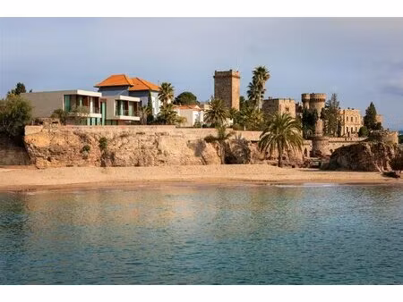 magnifique villa en front de mer et à proximité de cannes