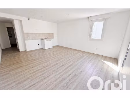 location appartement  m² t-3 à bollène  570 €