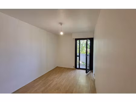 location appartement  m² t-1 à pessac  510 €