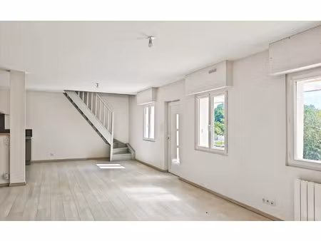 location appartement  m² t-2 à saint-astier  650 €